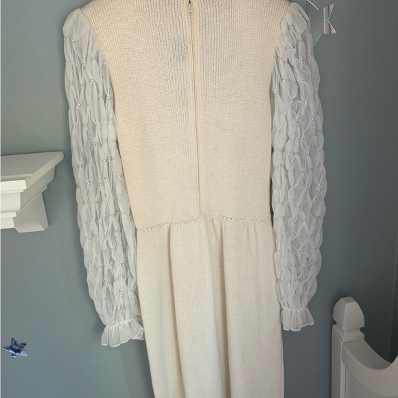 Vintage St. John white dress with sheer long sleeves and faux pearls - Picture 8 of 10
